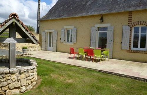 Saint-Christophe-en-Champagne Cottage | Cozy Gîte with Private Bathrooms, Terrace, and Garden near Le Mans - Sleeps 8
