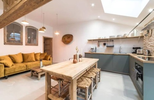 Saint-Jean-Saint-Maurice-sur-Loire Cottage | La Grande Maison des Pittoresques - Family gîte for 8 to 10 people