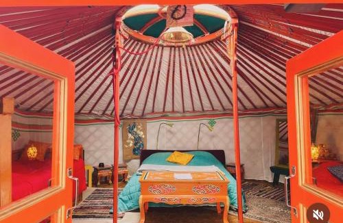 Saint-Jean-Saint-Maurice-sur-Loire Other | Yourte familiale bord Loire avec plage privée