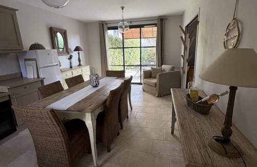 Saint-Laurent-de-la-Cabrerisse Villa | Cosy House with Garden, Bedrooms & PRM Comfort