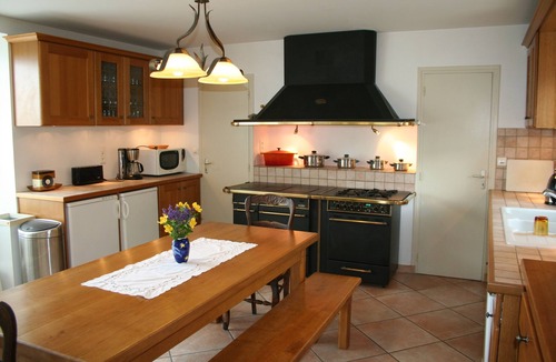 Saint-Quentin-sur-Sauxillanges House | Gîte* JEPATAN with pool table and table tennis
