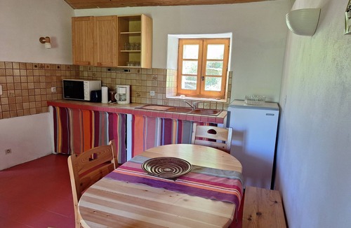 Sainte-Croix-Vallee-Francaise House | Old sheepfold with forest view