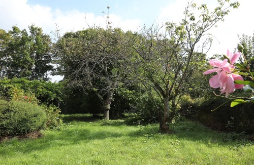 Ognon House | Maison familiale le jardin d'Aimée