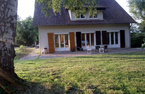 Saints House | Friendly moments close to Disneyland Paris