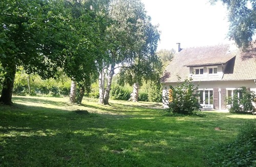 Saints House | Friendly moments close to Disneyland Paris
