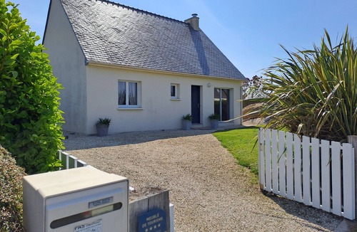 Porspoder House | From 357€ (ANCV approved): 3-star single-story house, beachfront, enclosed garden, pets allowed.