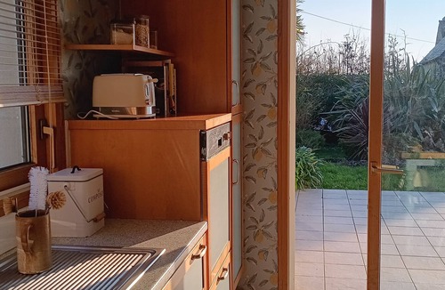 Le Relecq-Kerhuon House | ♿ Fully accessible haven of peace - The sea just 50 meters away!