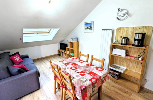 Villard-de-Lans Apartment | Fully-equipped T2 apartment with balcony in quiet residence with mountain views.