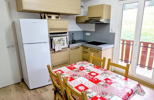 Villard-de-Lans Apartment | Fully-equipped T2 apartment with balcony in quiet residence with mountain views.