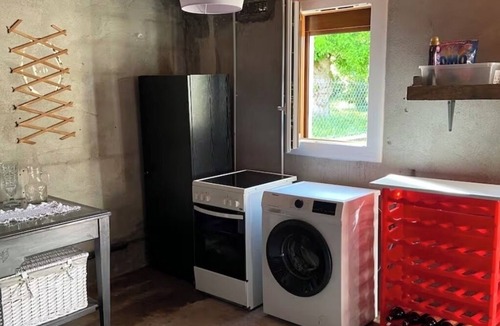 Fumel House | Fully equipped house, fenced garden, close to the Lot and all amenities.