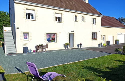Les Moitiers-d'Allonne Apartment | Furnished apartment 50 m 2 for 4 pers. max 1500 m from the Hatainville beach.