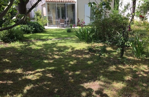 Fouras Cottage | Furnished 4 persons "Blue cedar" *