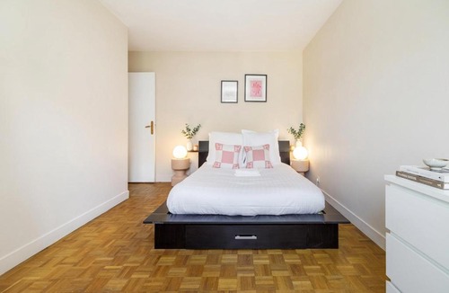 Gambetta Apartment | FurtiveStay - La Défense - Damiers