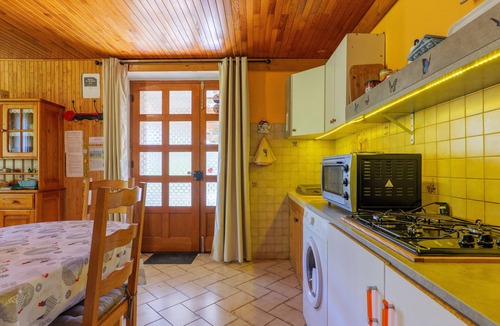Montpezat-sous-Bauzon House | Gîte "À l’ombre du Tilleul": Mountain View, Private Terrace & Wi-Fi
