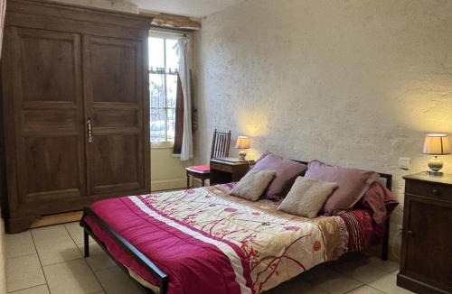 Saint-Bonnet-de-Rochefort House | Gîte Écologique Confortable avec Jardin et Animaux Acceptés - FR-1-489-181
