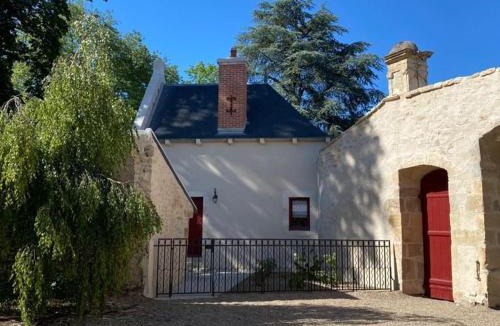 Ainay-le-Vieil House | Gîte élégant avec jardin privé, vue sur château - FR-1-586-7