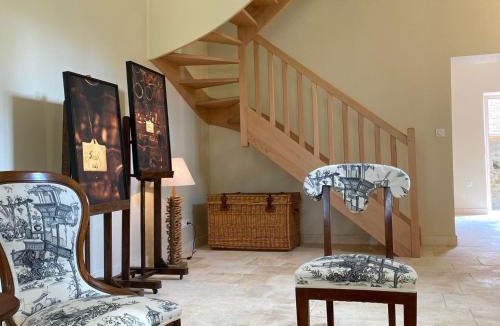 Ainay-le-Vieil House | Gîte élégant avec jardin privé, vue sur château - FR-1-586-7