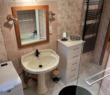 Montgreleix House | Gîte 6 personnes Chez Gaby