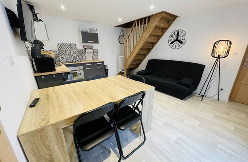 Saint-Germain-du-Puy House | Gîte au Domaine la Grange des Saveurs