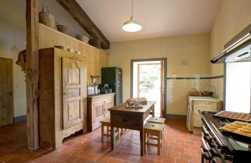 Saint-Just-la-Pendue House | Gîte authentique 12 pers avec terrasse en campagne - FR-1-496-54