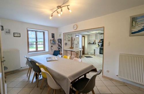 Aumontzey House | Gîte authentique avec terrasse couverte, 16 km de Gérardmer, 4 chambres, équipement bébé, Wi-Fi inclus - FR-1-589-231