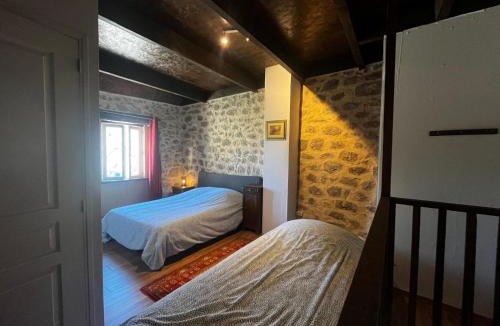 Morlhon-le-Haut Apartment | Gîte authentique avec piscine en Aveyron