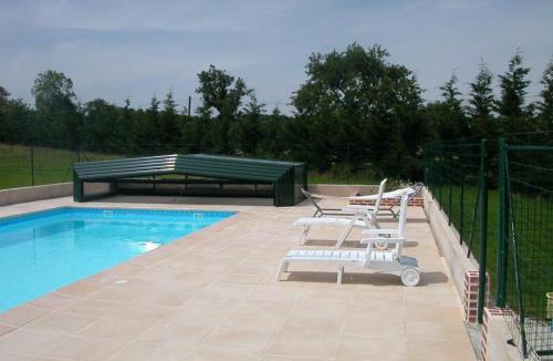 Cressanges House | Gîte avec grand jardin et terrasse à Cressanges - FR-1-489-78