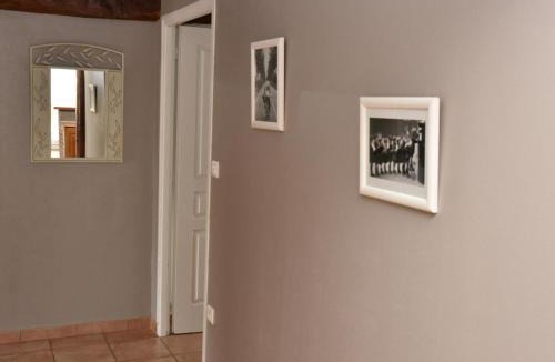 Cressanges House | Gîte avec grand jardin et terrasse à Cressanges - FR-1-489-78