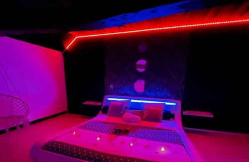 Pleyben Apartment | Gîte Avec Jacuzzi Privatif
