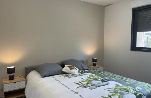 Couzon House | Gîte avec piscine chauffée, jardin privé et climatisation - FR-1-489-471