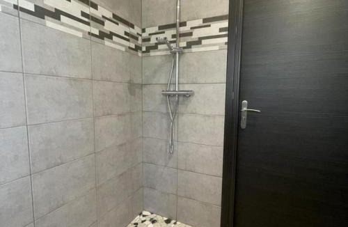 Couzon House | Gîte avec piscine chauffée, jardin privé et climatisation - FR-1-489-471