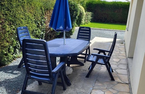Lessay House | Gîte Cadet Rousselle: private terrace, private garden & Wi-Fi in Lessay
