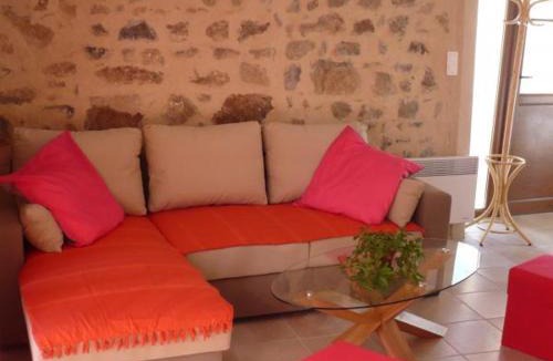 Saint-Cyr-de-Valorges House | Gîte calme avec vue, animaux bienvenus, draps et ménage inclus ! - FR-1-496-17