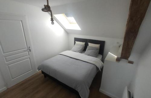 Saint-Bonnet-de-Four House | Gîte Campagnard avec Wifi et Animaux Acceptés - FR-1-489-559