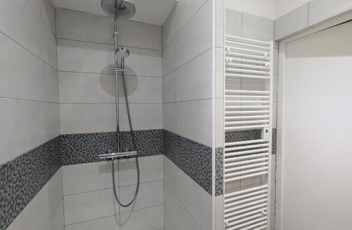 Beaulieu-sur-Loire House | Gîte chaleureux 4 pers, terrasse, proche Loire - FR-1-590-578