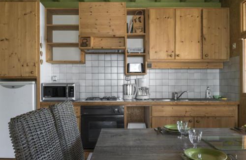 Jenzat House | Gîte chaleureux avec grand jardin à Jenzat - FR-1-489-260