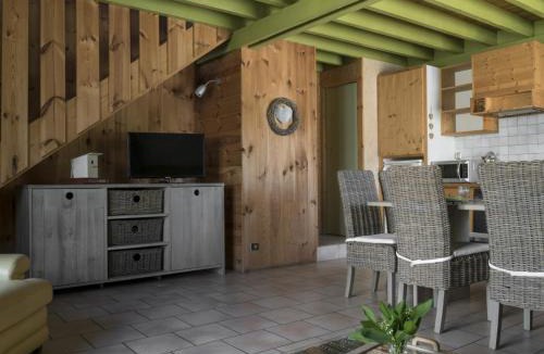 Jenzat House | Gîte chaleureux avec grand jardin à Jenzat - FR-1-489-260