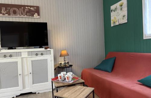 Le Theil House | Gîte champêtre avec piscine couverte en Auvergne - FR-1-489-590