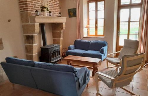 Souvigny House | Gîte champêtre avec piscine et Wifi à Souvigny - FR-1-489-231