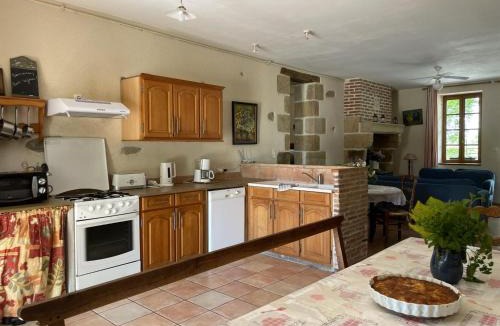 Souvigny House | Gîte champêtre avec piscine et Wifi à Souvigny - FR-1-489-231