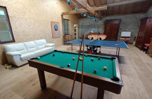 Saint-Priest-la-Prugne House | Gîte charme 12/14 pers avec piscine et jeux à Saint-Priest-la-Prugne - FR-1-496-346