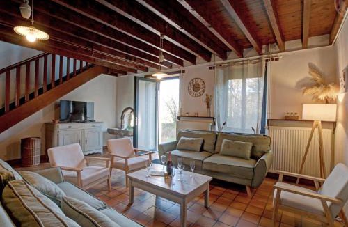 Saint-Priest-la-Prugne House | Gîte charme 12/14 pers avec piscine et jeux à Saint-Priest-la-Prugne - FR-1-496-346