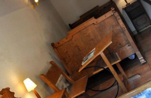 Maringes House | Gîte charmant avec cheminée et jardin clos près de Chazelles-sur-Lyon - FR-1-496-30