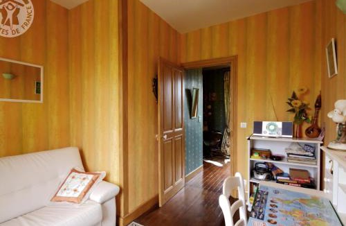 Bussieres House | Gîte Charmant avec Terrasse et Jardin, Animaux Bienvenus - FR-1-496-90