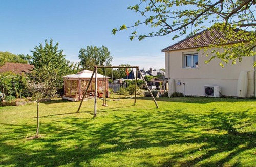 La Riviere-Saint-Sauveur Apartment | Gîte Chez Pierrot et Pierrette