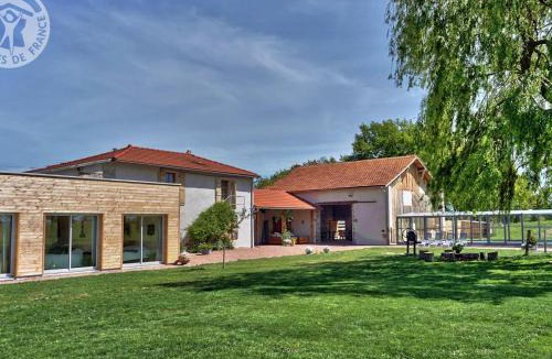 Saint-Germain-Lespinasse House | Gîte cocon avec spa et sauna à Saint-Germain-Lespinasse - FR-1-496-6