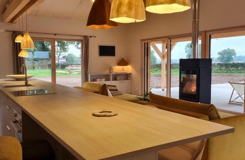 La Pacaudiere House | Gîte Cocooning à Vivans avec Piscine et Spa, Animaux Bienvenus - FR-1-496-384