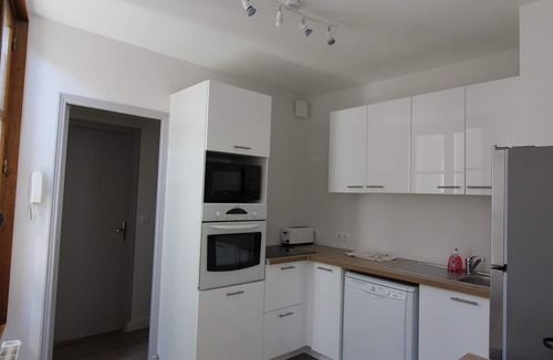 Milly-la-Foret Apartment | "Gîte Cocteau" Chez Clemence Forest of Fontainebleau