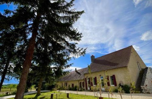 Montaigu-le-Blin House | Gîte coloré pour 4-6 pers. à Montaigu-le-Blin, proche Vichy - FR-1-489-519