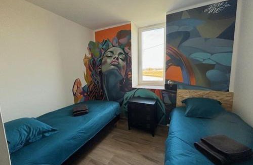 Montaigu-le-Blin House | Gîte coloré pour 4-6 pers. à Montaigu-le-Blin, proche Vichy - FR-1-489-519